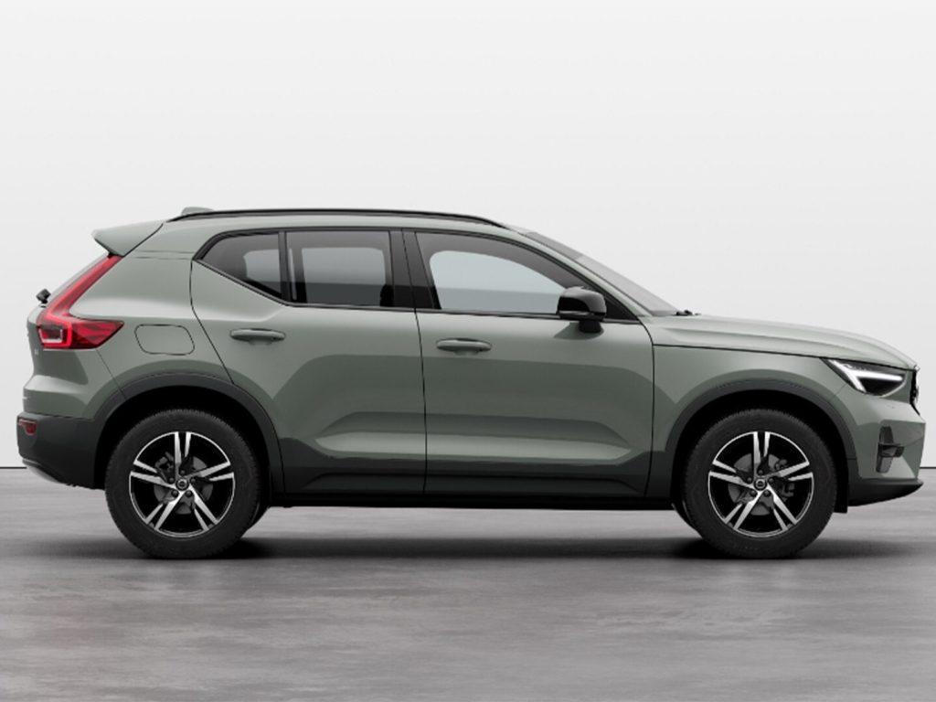 VOLVO XC40 B4 automatico Plus Dark - MY24